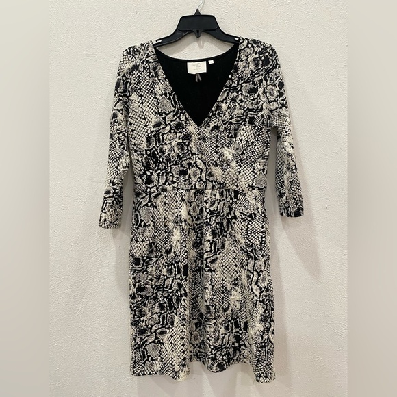 Anthropologie HD in Paris Black & White Reptile Textured Faux Wrap Dress Sz M - Picture 5 of 7